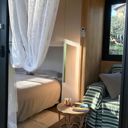 לינה וארוחת בוקר Aprisa Garden 3*